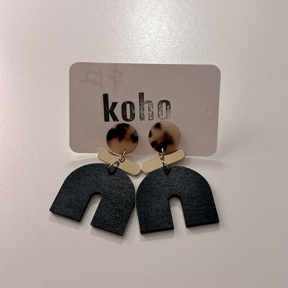 NWT Black and Tortoise Statement Earrings - Picture 1 of 2